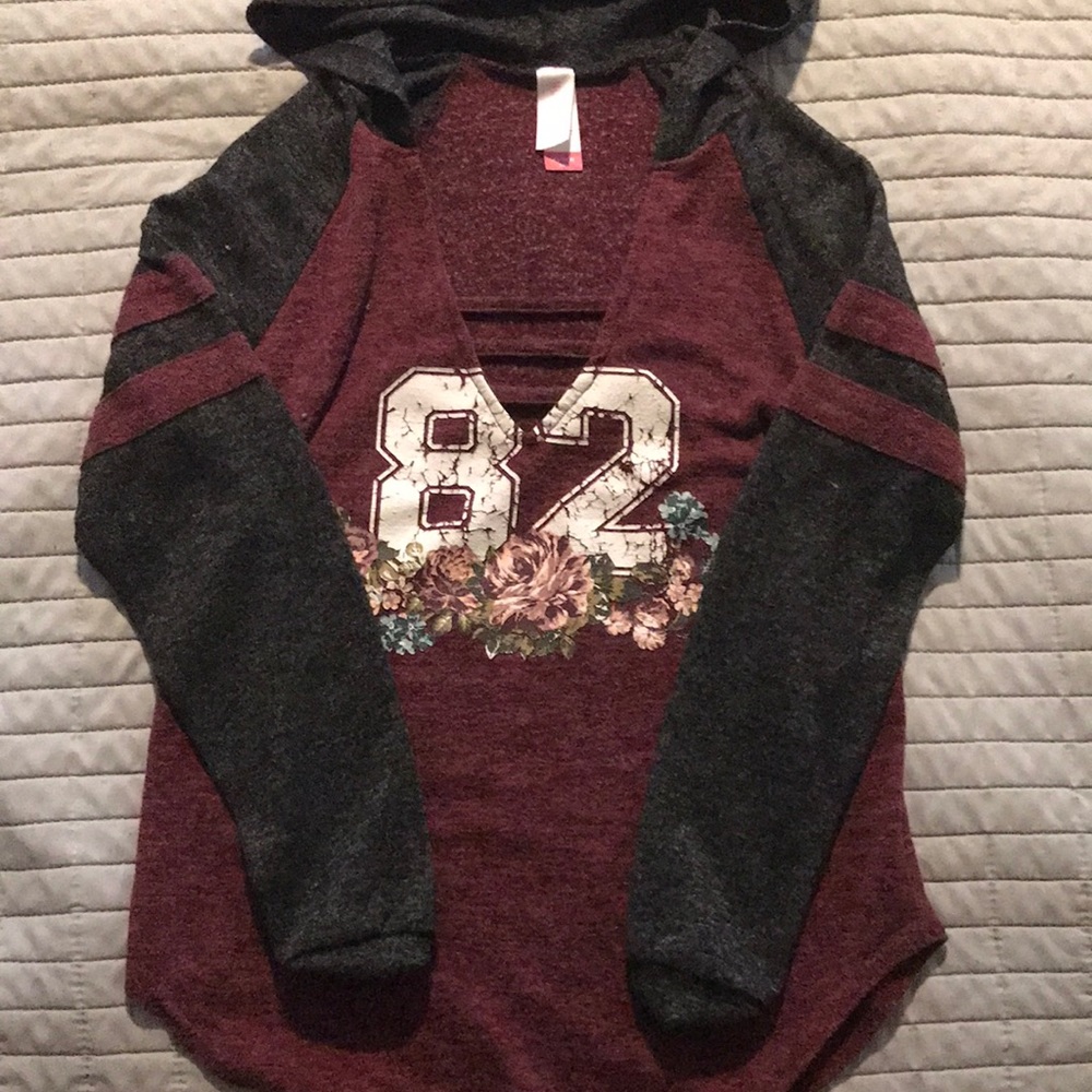 “No boundaries” Long sleeve Burgundy Sweater
